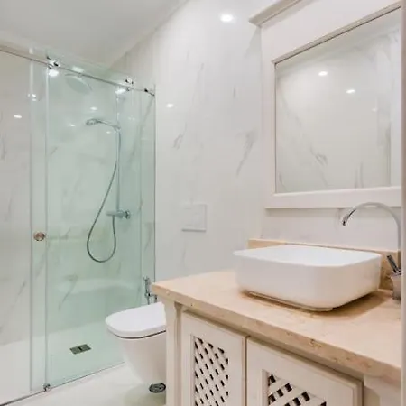 Duque 2br Flat At Historical Chiado Apartment *